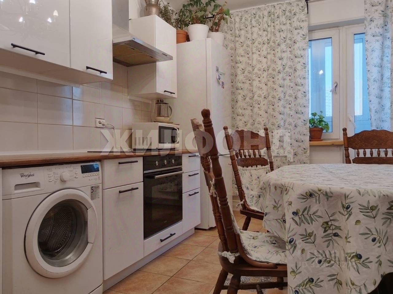 Продажа 2-комн квартиры на вторичном рынке пос. Шушары, проспект Новгородский, 10