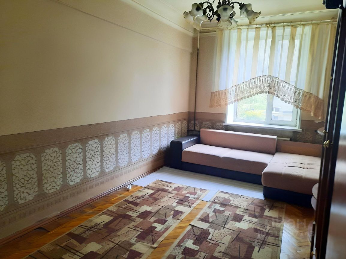 Продажа 3-комн квартиры на вторичном рынке Лечебная улица, 19