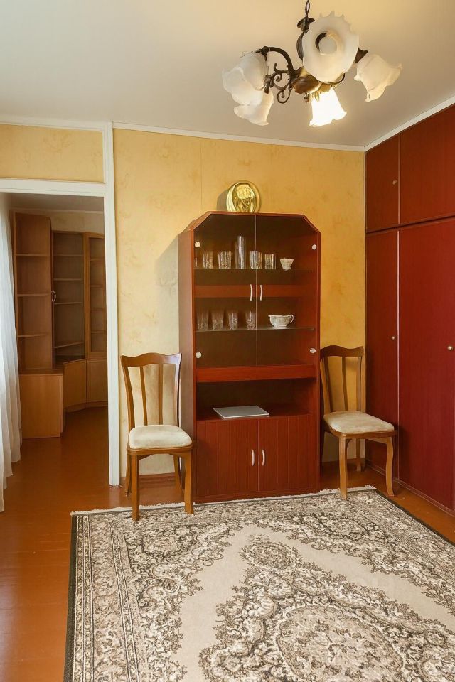 Продажа 2-комн квартиры на вторичном рынке улица Маршала Неделина, 32К2