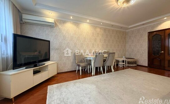 Продажа 3-комн квартиры на вторичном рынке Изюмская улица,  д. 28