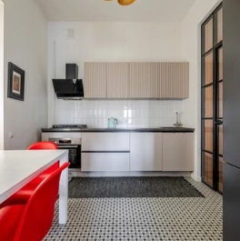 Продажа 2-комн квартиры на вторичном рынке Каменноостровский пр-кт,  д. 19/13