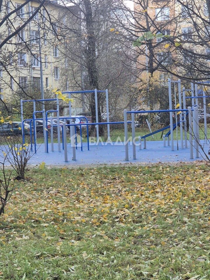 Продажа 3-комн квартиры на вторичном рынке проспект Народного ополчения, 83