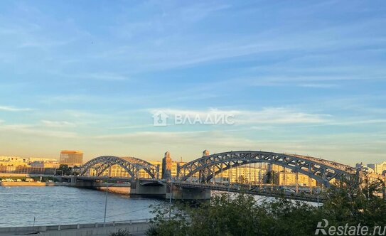 Продажа 5-комн квартиры на вторичном рынке Смольный пр-кт,  д. 17 с1