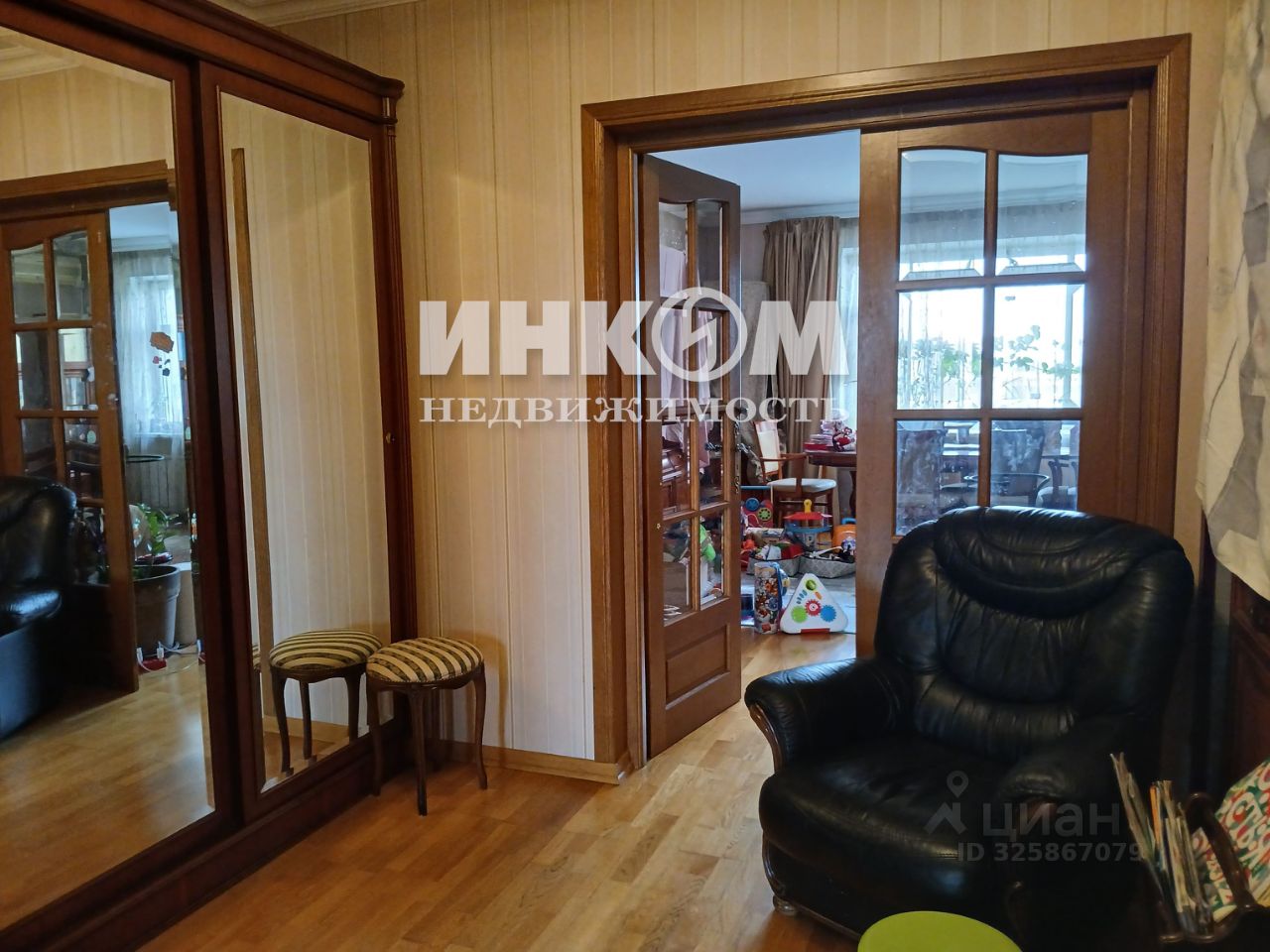 Продажа 3-комн квартиры на вторичном рынке Никулинская улица, 27