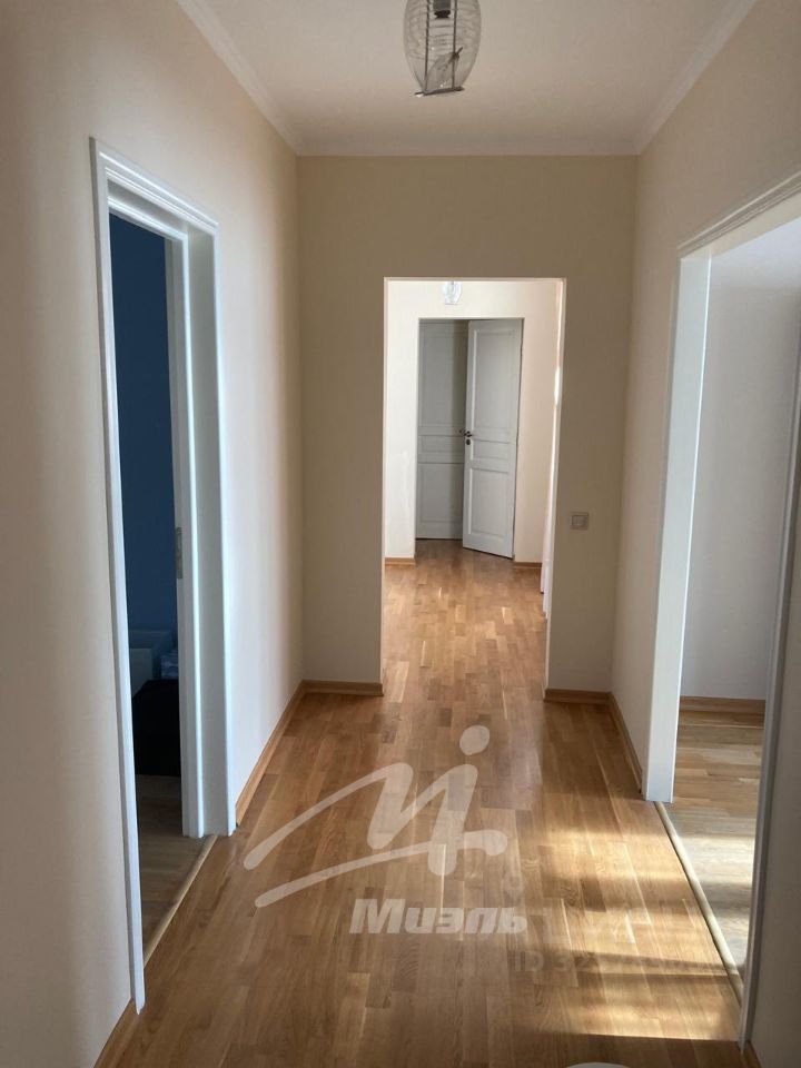 Продажа 4-комн квартиры на вторичном рынке улица Свободы,  д. 42