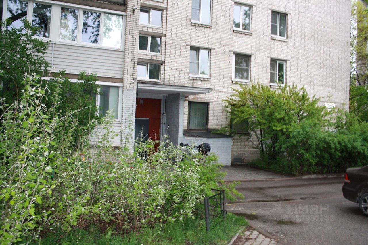 Продажа 2-комн квартиры на вторичном рынке улица Беринга, 4