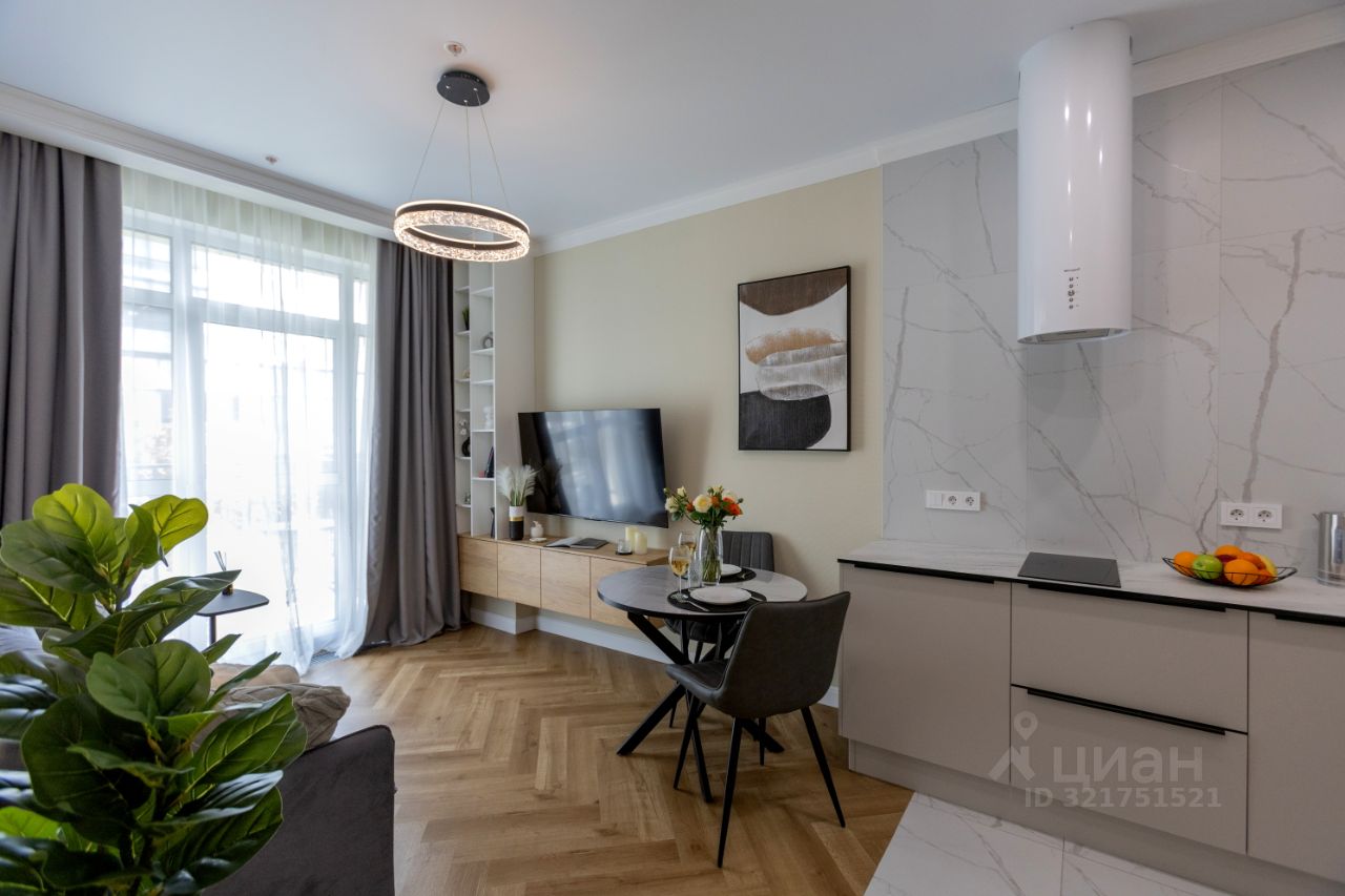 Продажа 2-комн квартиры на вторичном рынке улица Академика Королева, 13