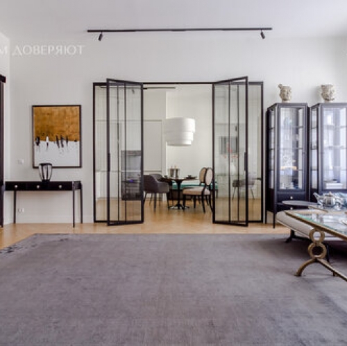 4-комн квартира ул Жуковского,  д. 49