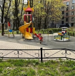 Продажа 4-комн квартиры на вторичном рынке Трефолева ул,  д. 3