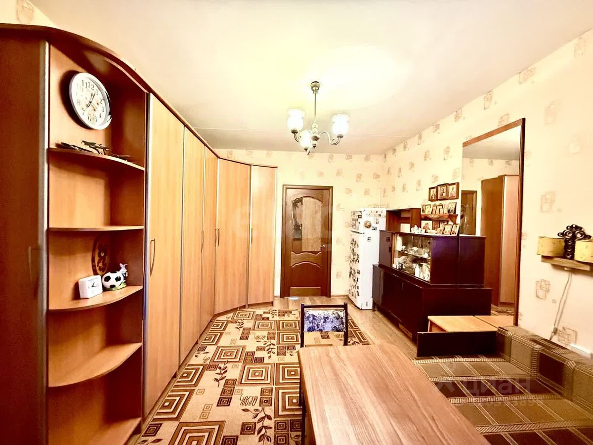 Продажа 4-комн квартиры на вторичном рынке Волжский бульвар, 30