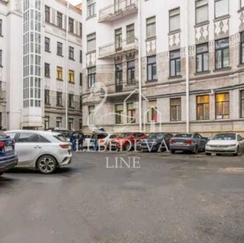 3-комн квартира ул Захарьевская,  д. 23