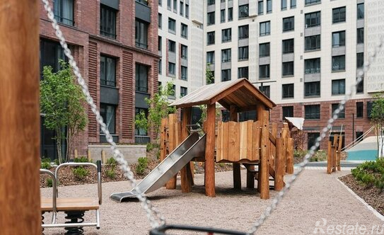 Продажа 3-комн квартиры на вторичном рынке Малоохтинский пр-кт,  д. 68б