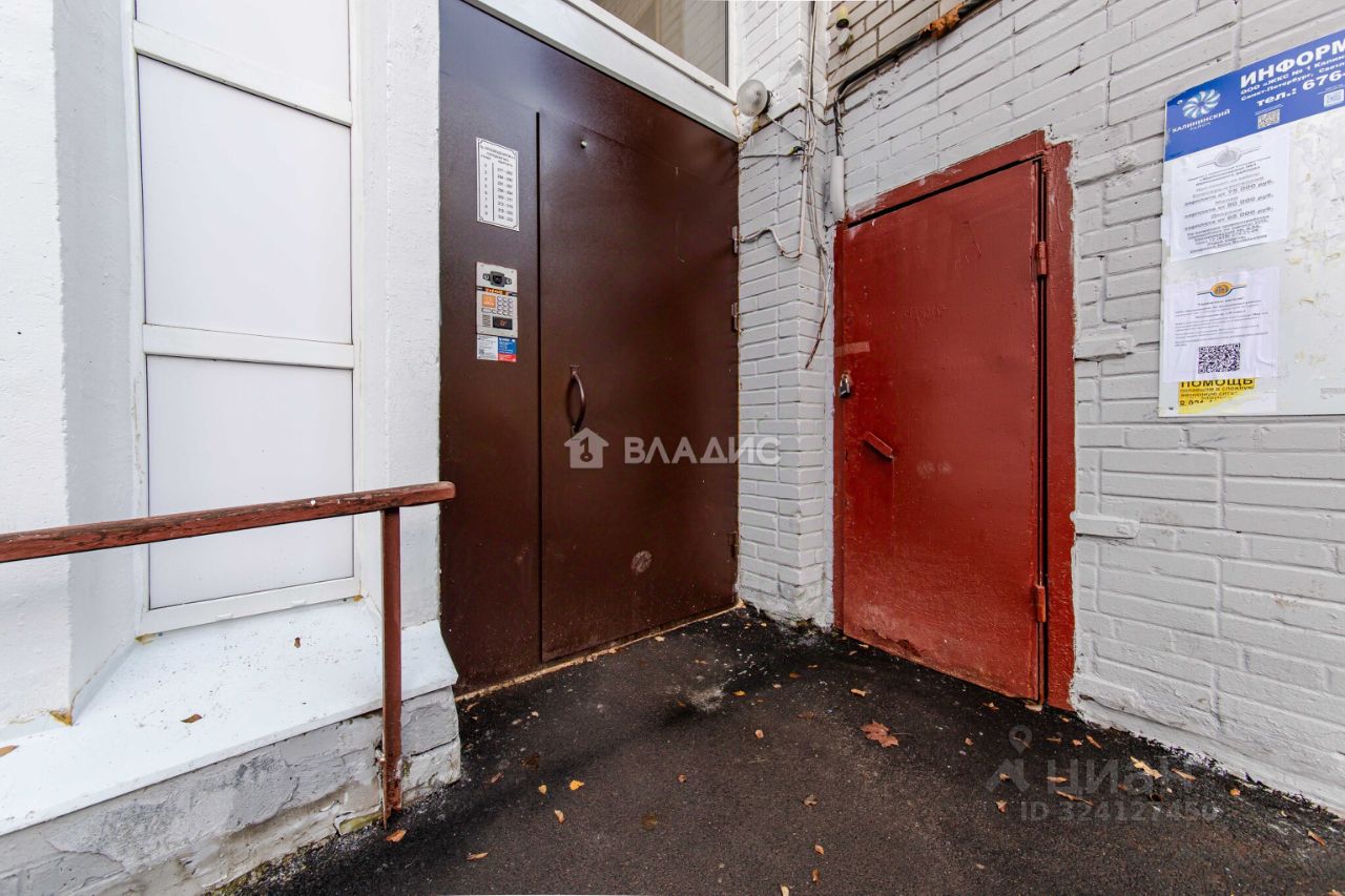 Продажа 3-комн квартиры на вторичном рынке проспект Просвещения, 84К1