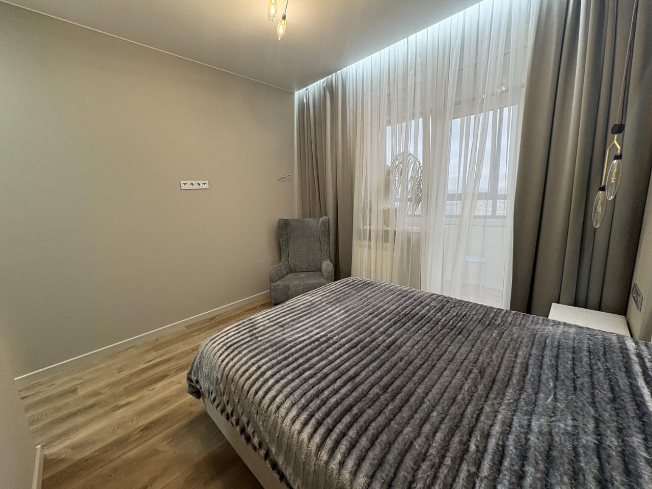 Продажа 3-комн квартиры на вторичном рынке Фестивальная улица, 29