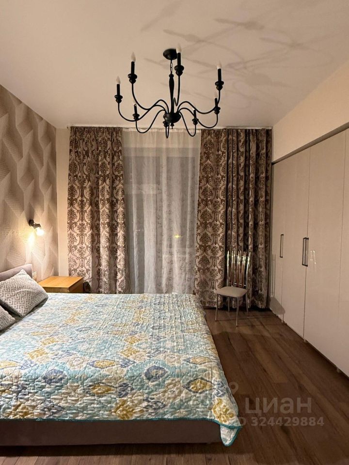 Продажа 2-комн квартиры на вторичном рынке Симферопольский бульвар, 2