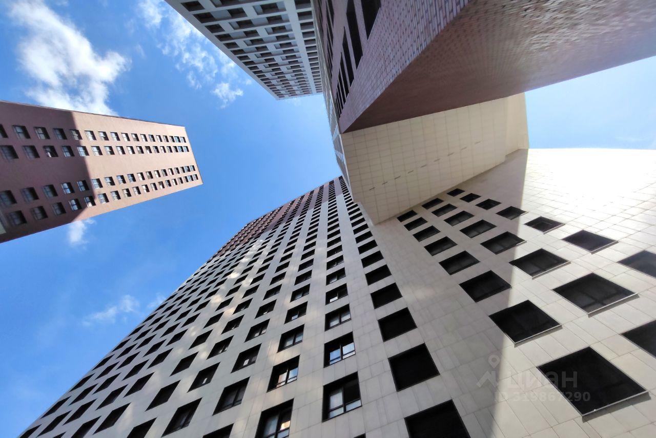 Продажа 2-комн квартиры на вторичном рынке улица Петра Алексеева, 14