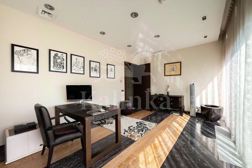 Продажа 3-комн квартиры на вторичном рынке улица Климашкина, 17С2