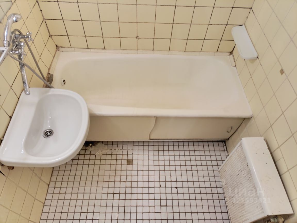 Продажа 3-комн квартиры на вторичном рынке улица Юных Ленинцев, 18К2