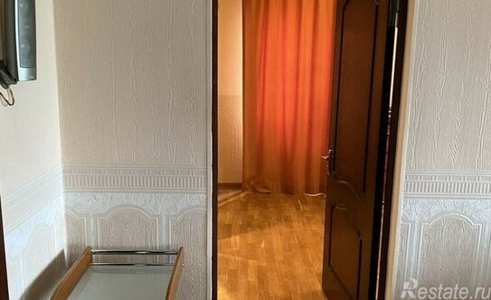 Продажа 4-комн квартиры на вторичном рынке Остроумовская М. ул,  д. 1/10