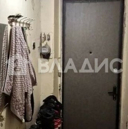 Продажа 1-комн квартиры на вторичном рынке Кутузовский пр-кт,  д. 69,  к. 4