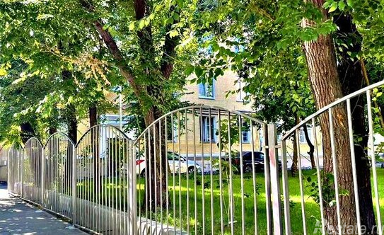 Продажа 3-комн квартиры на вторичном рынке Яковоапостольский переулок,  д. 17