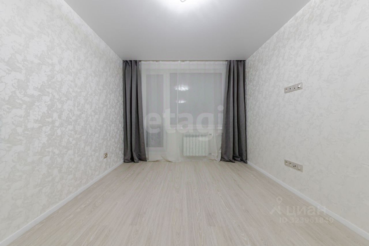 Продажа 2-комн квартиры на вторичном рынке проспект Науки, 73К2