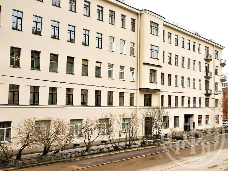 Продажа 4-комн квартиры на вторичном рынке Виленский пер.,  д. 17/5