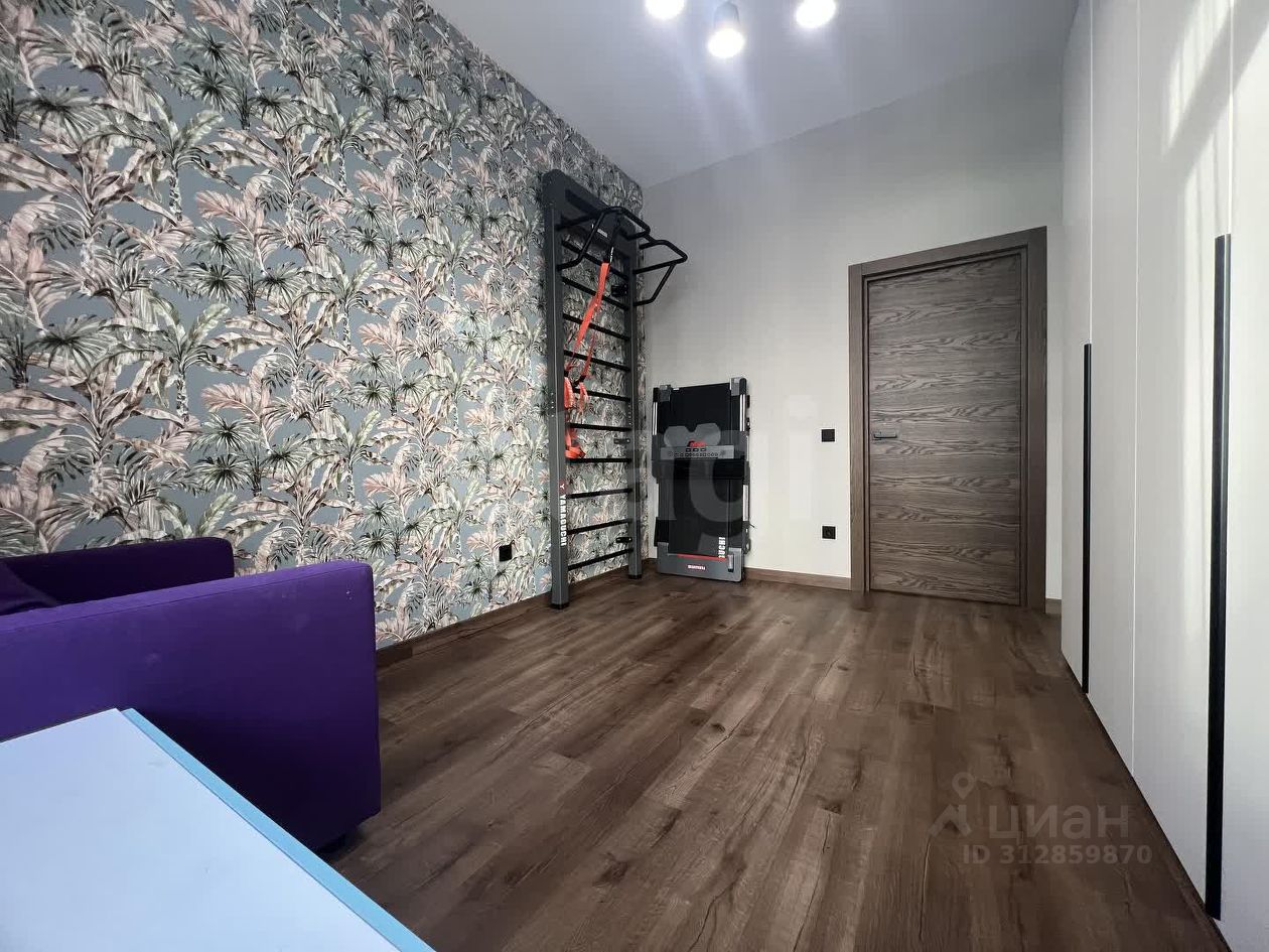 Продажа 3-комн квартиры на вторичном рынке улица Александра Матросова, 1