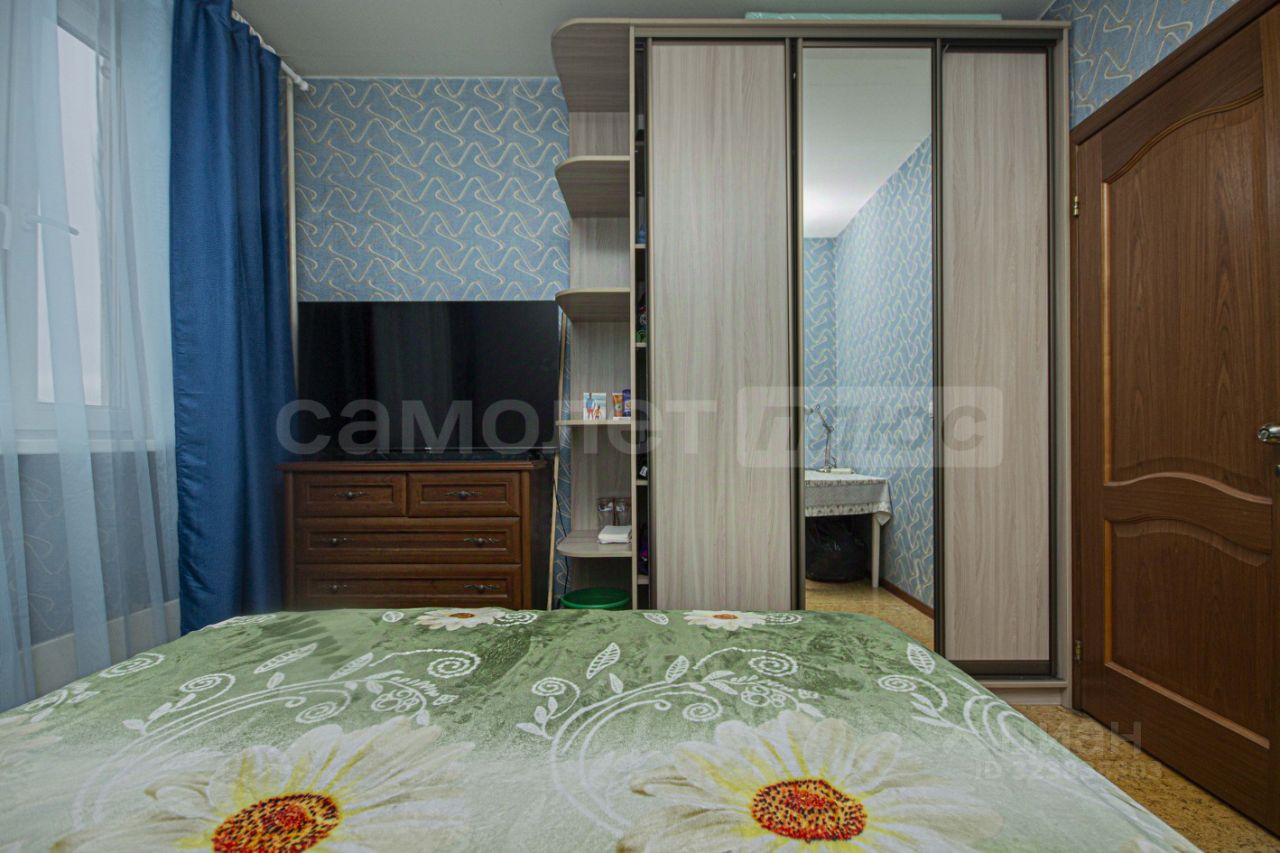 Продажа 3-комн квартиры на вторичном рынке Осенний бульвар, 15