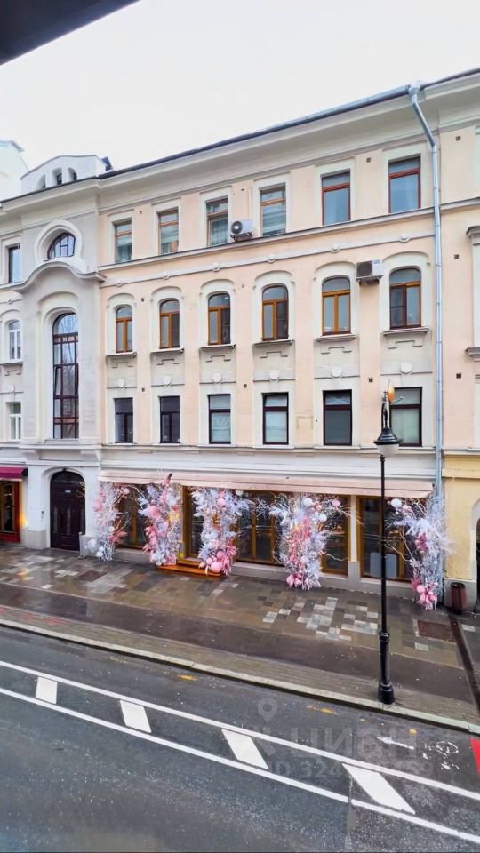 Продажа 3-комн квартиры на вторичном рынке Малая Бронная улица, 15Б