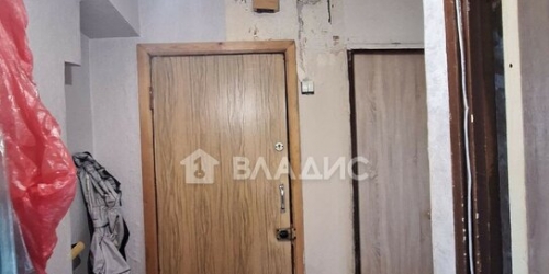 3-комн квартира ул Молостовых,  д. 17,  к. 2