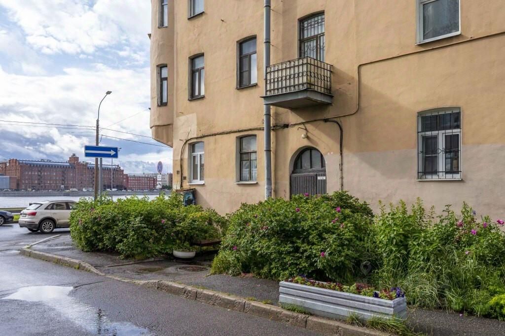 Продажа комнаты Малоохтинский проспект, 10