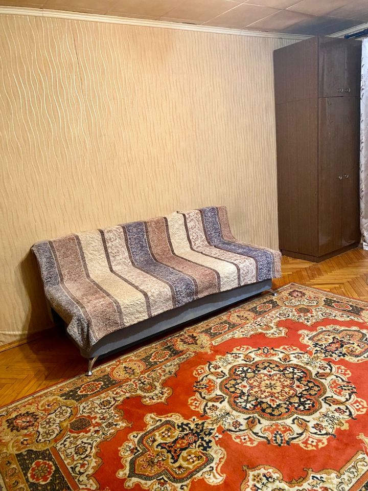 Продажа 1-комн квартиры на вторичном рынке Есенинский бульвар, 9К5