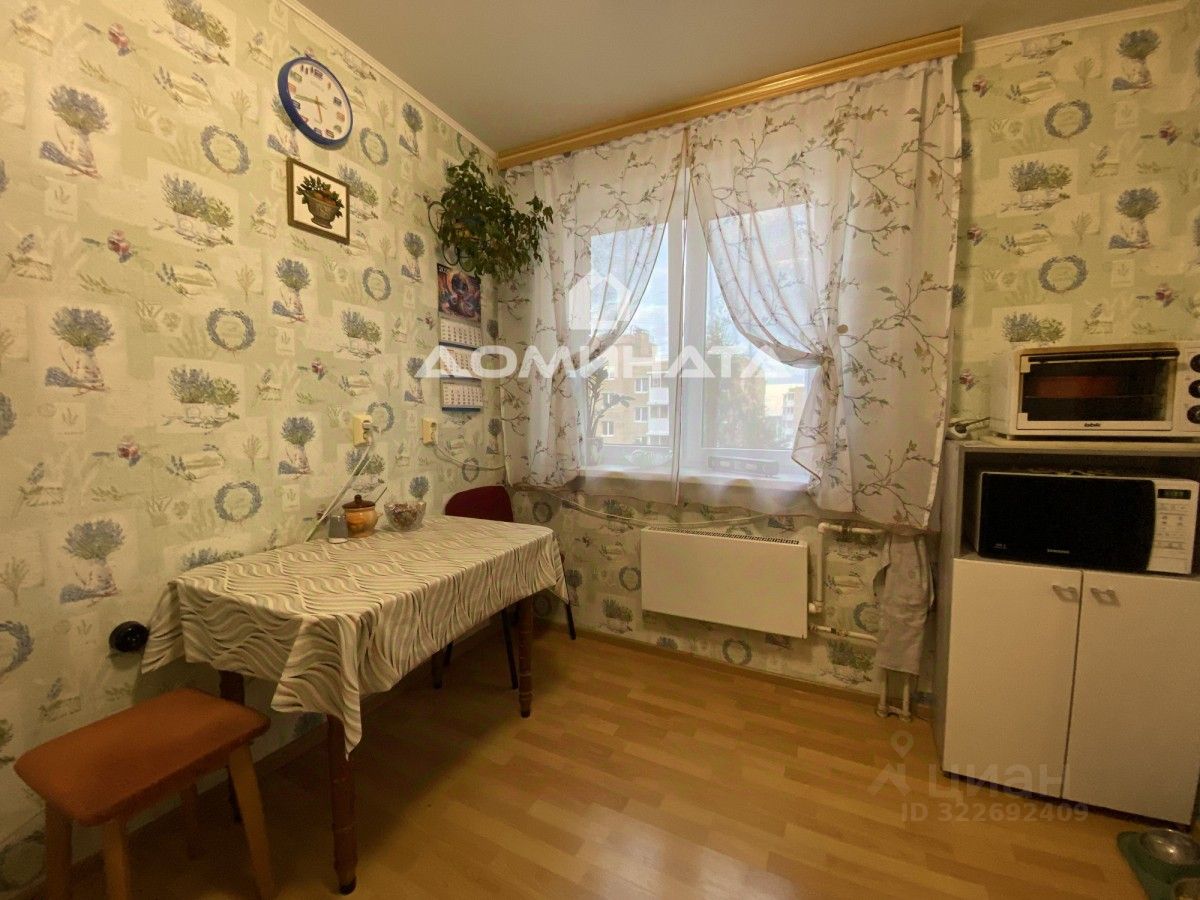 Продажа 3-комн квартиры на вторичном рынке Красное Село, Красногородская улица, 9к2