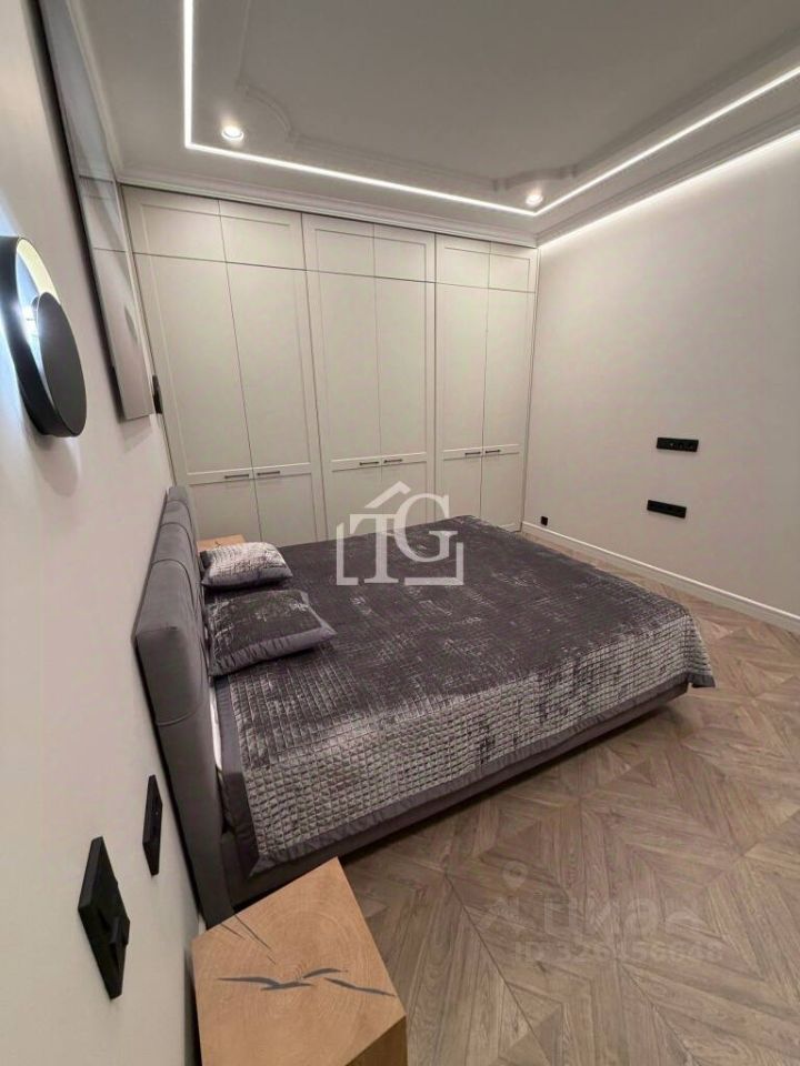 Продажа 2-комн квартиры на вторичном рынке Петровский проспект, 5