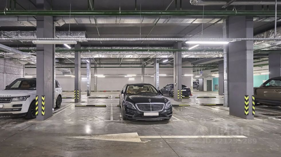 Продажа 4-комн квартиры на вторичном рынке улица Сергея Макеева, 9к4