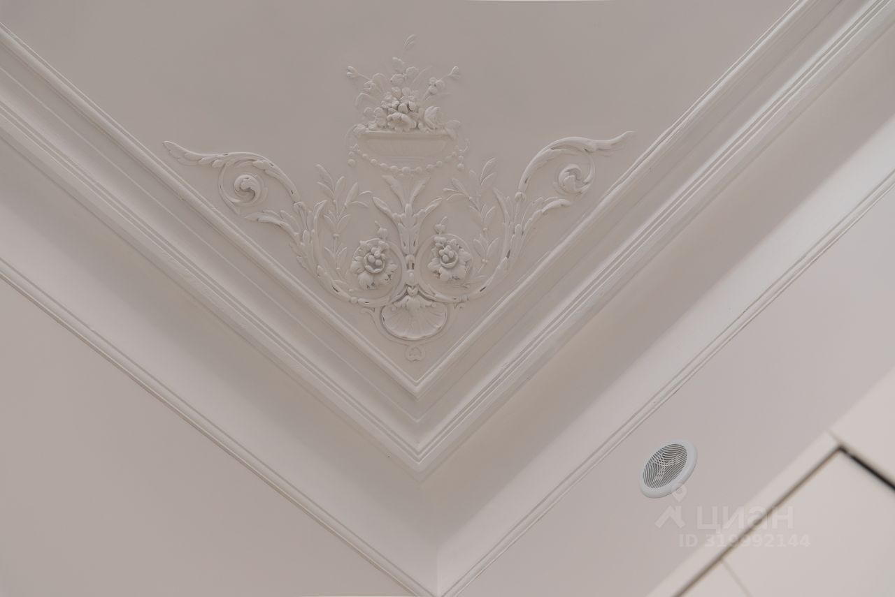 Продажа 2-комн квартиры на вторичном рынке 15-я Васильевского острова линия, 70