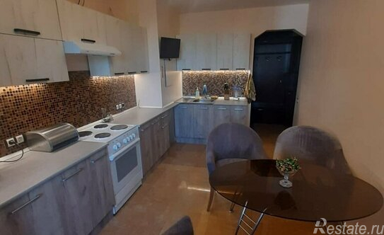 Аренда 2-комн квартиры на вторичном рынке Ельнинская улица,  д. 8