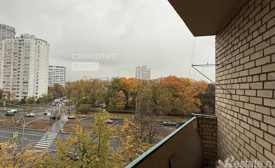 Продажа 2-комн квартиры на вторичном рынке 60-летия Октября пр-кт,  д. 10/1