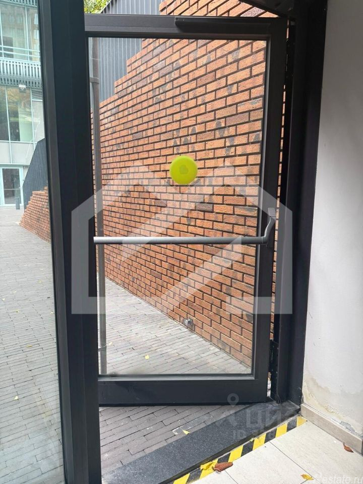 Продажа торгового помещения ул Ефремова,  д. 10,  к. 4/4 стр 1