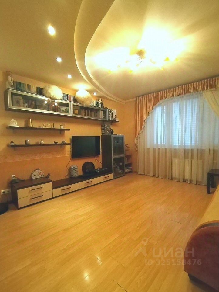 Продажа 4-комн квартиры на вторичном рынке Луганская улица, 3К1