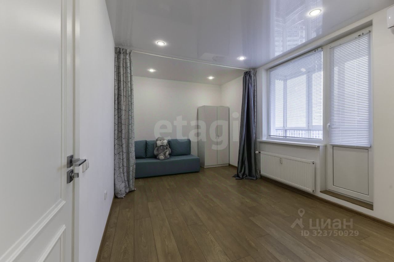 Продажа 1-комн квартиры на вторичном рынке Мурино, проспект Авиаторов Балтики, 15