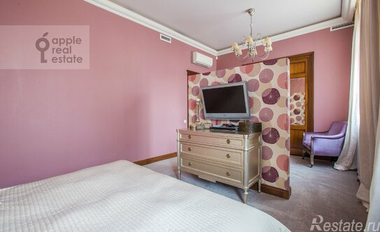 Продажа 5-комн квартиры на вторичном рынке Октябрьский переулок,  д. 5