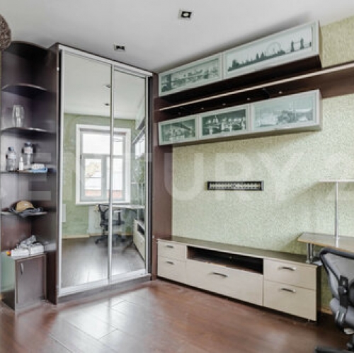 4-комн квартира ул Черняховского,  д. 27