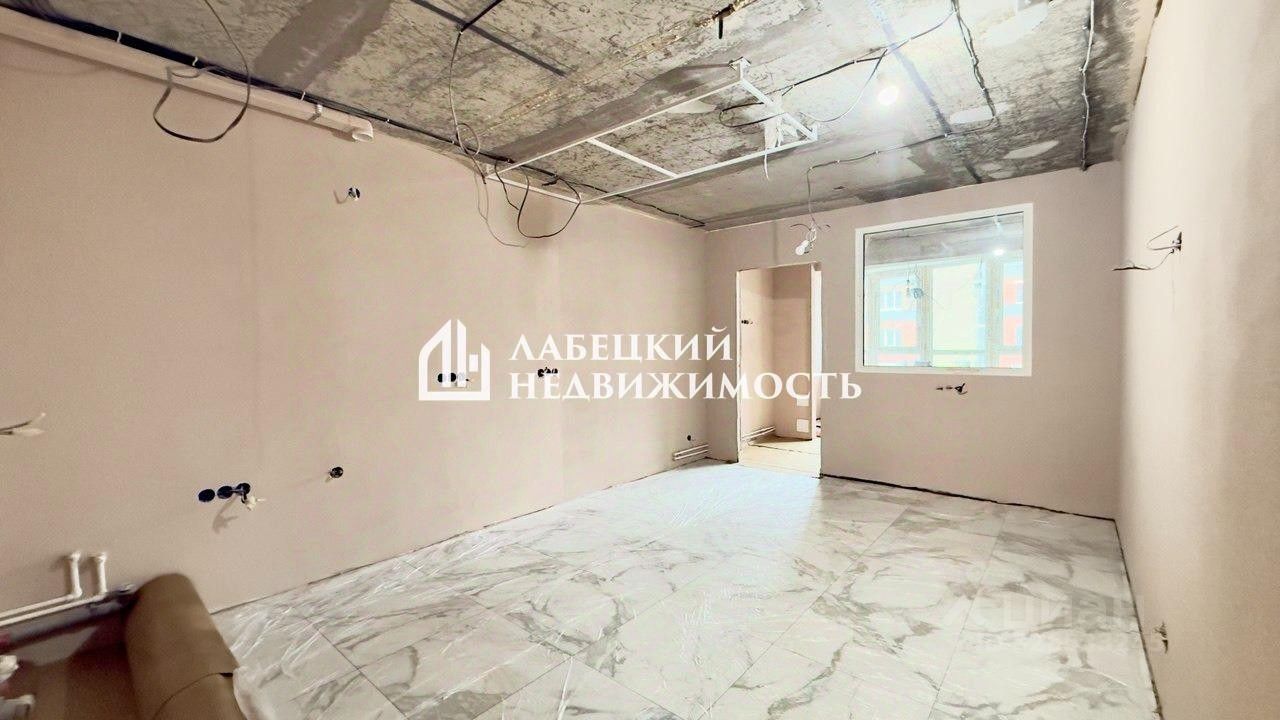 Продажа 1-комн квартиры на вторичном рынке Большеохтинский проспект, 15К3