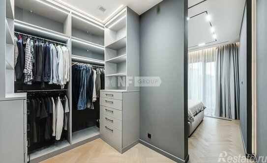 Продажа 4-комн квартиры на вторичном рынке Мосфильмовская улица,  д. 1А