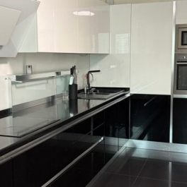 Продажа 3-комн квартиры на вторичном рынке ул Оптиков,  д. 38,  к. 1