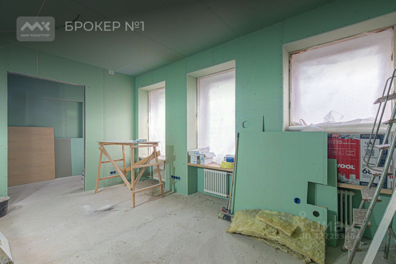 Продажа 1-комн квартиры на вторичном рынке Астраханская улица, 17