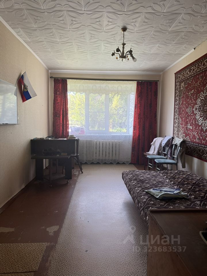 Продажа 2-комн квартиры на вторичном рынке пос. Шатурторф, улица Школьная, 6