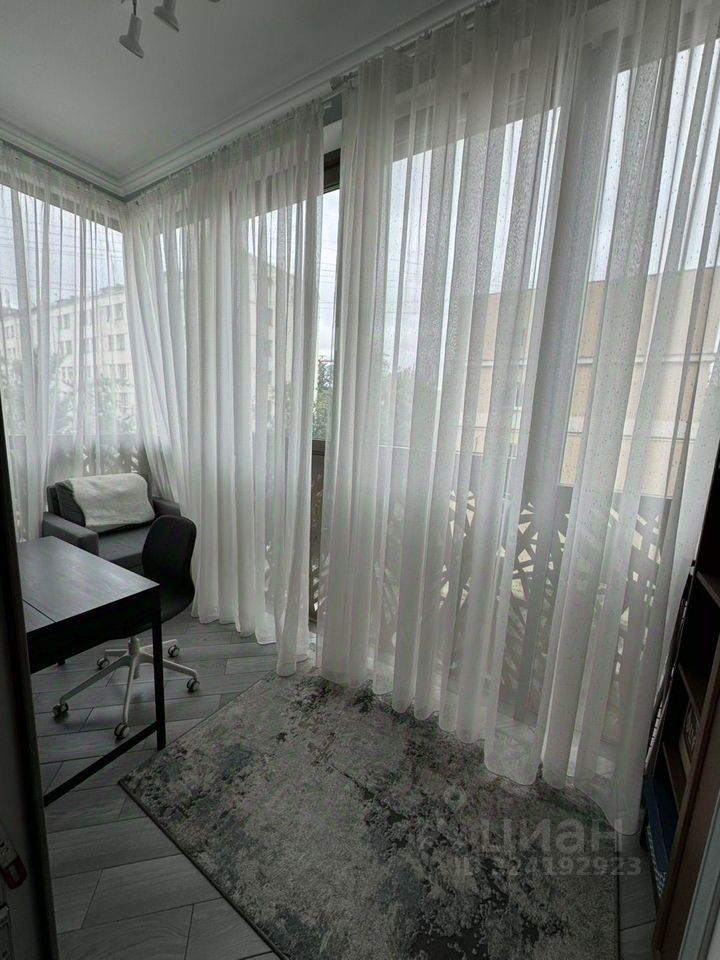 Продажа 2-комн квартиры на вторичном рынке Рощинская 2-я ул,  д. 1